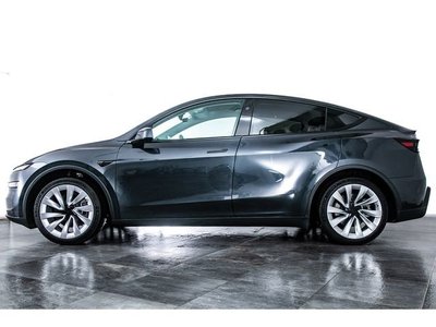 TESLA MODEL Y - 6