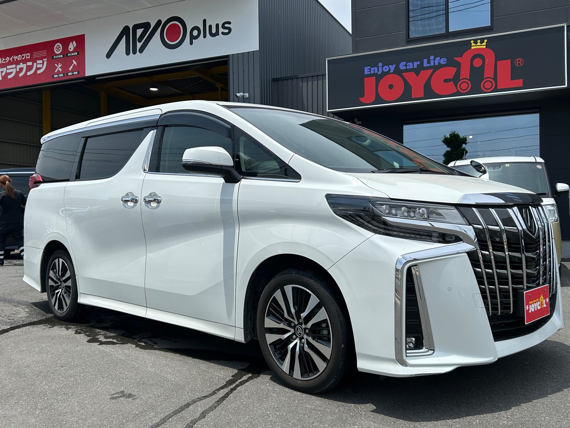 TOYOTA ALPHARD - View 1