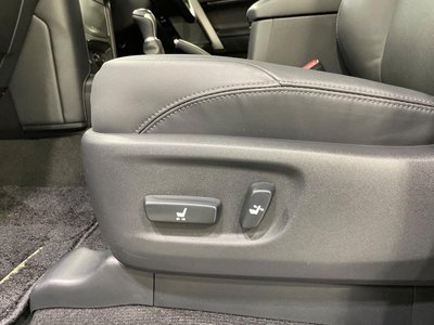 صورة مصغرة 36 لـ 2023 Toyota LAND CRUISER PRADO