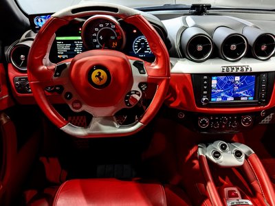 2014 Ferrari FF — миниатюра 24