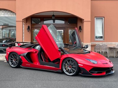 LAMBORGHINI AVENTADOR - 8