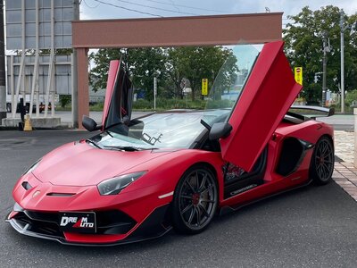 LAMBORGHINI AVENTADOR - 9