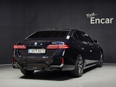 صورة 3 لـ 2024 BMW 5 SERIES
