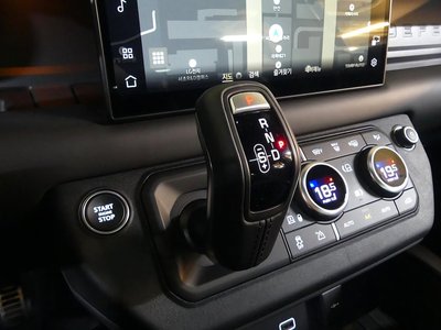 LAND ROVER DEFENDER - 9