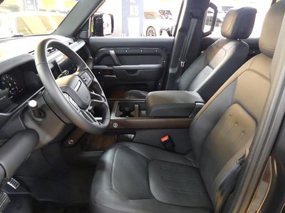 LAND ROVER DEFENDER - 10