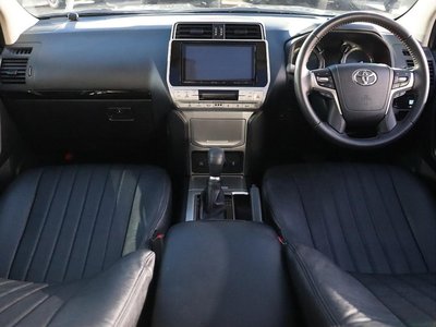 TOYOTA LAND CRUISER PRADO - 10