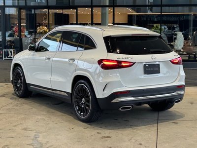 MERCEDES-BENZ GLA - 4
