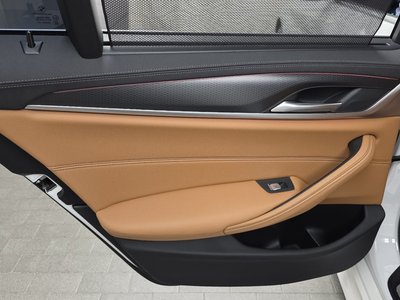 صورة مصغرة 15 لـ 2023 BMW 5 SERIES