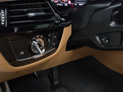 صورة مصغرة 24 لـ 2023 BMW 5 SERIES