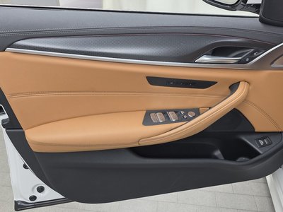 صورة مصغرة 14 لـ 2023 BMW 5 SERIES