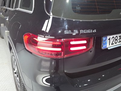 MERCEDES-BENZ GLB - 10