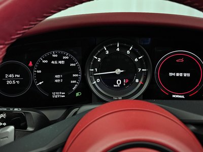 PORSCHE 911 - 8