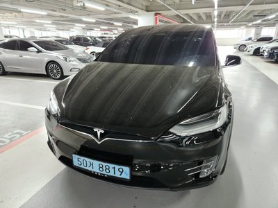 TESLA MODEL X - 1