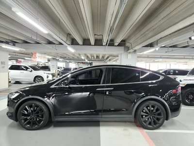 TESLA MODEL X - 3