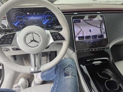 MERCEDES-BENZ EQE - 7