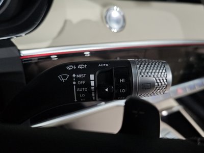 2021 Genesis GV70 thumbnail 31