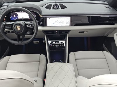 صورة 5 لـ 2025 Porsche MACAN