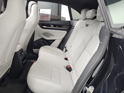 صورة مصغرة 12 لـ 2025 Porsche MACAN