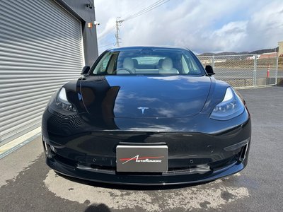 TESLA MODEL 3 - 3