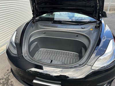 TESLA MODEL 3 - 9