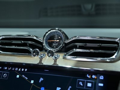 2023 Bentley BENTAYGA thumbnail 43