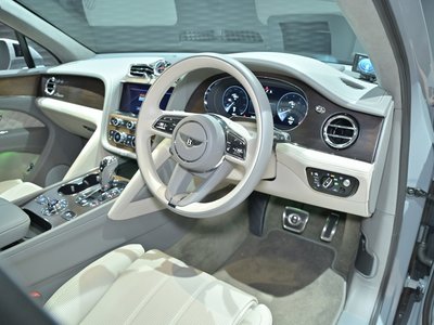 2023 Bentley BENTAYGA thumbnail 38