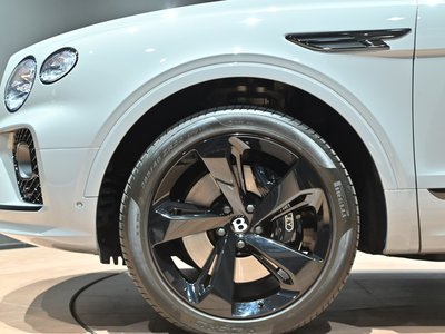 2023 Bentley BENTAYGA thumbnail 26