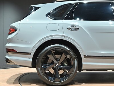 2023 Bentley BENTAYGA thumbnail 27