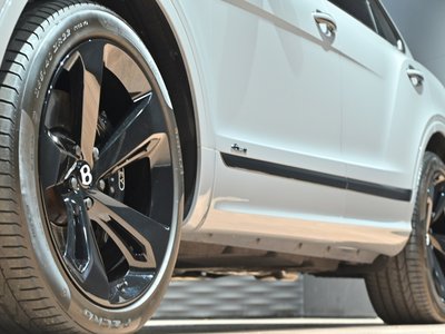 2023 Bentley BENTAYGA thumbnail 17