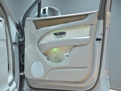2023 Bentley BENTAYGA thumbnail 58