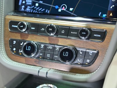 2023 Bentley BENTAYGA thumbnail 44