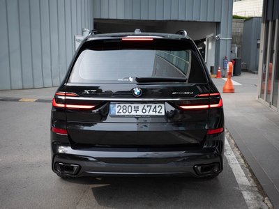 BMW X7 - 7