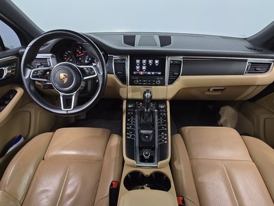 PORSCHE MACAN - 5