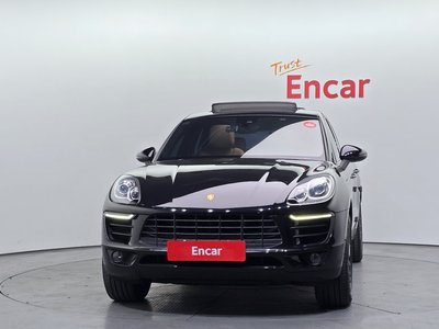 PORSCHE MACAN - 2