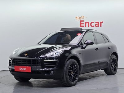 PORSCHE MACAN - 1