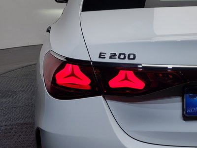 2025 Mercedes-BENZ E-CLASS 缩略图 11
