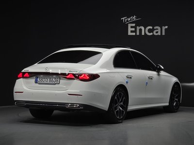 MERCEDES-BENZ E-CLASS - 3