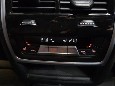 2021 BMW X6 — миниатюра 24
