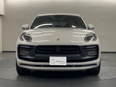 PORSCHE MACAN - 8