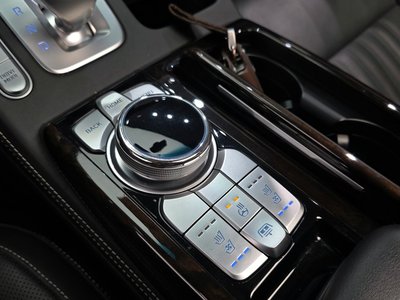 2020 Genesis G90 — миниатюра 16
