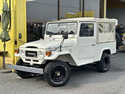 TOYOTA LAND CRUISER 40 - 4