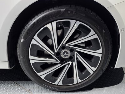 MERCEDES-BENZ E-CLASS - 6