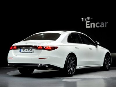 MERCEDES-BENZ E-CLASS - 4