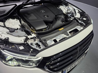 MERCEDES-BENZ E-CLASS - 7