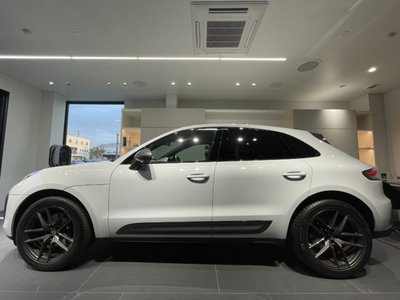 PORSCHE MACAN - 2