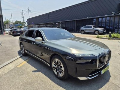 BMW 7 SERIES - 2