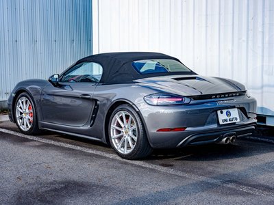 صورة 15 لـ 2017 Porsche 718