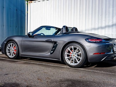 صورة 12 لـ 2017 Porsche 718