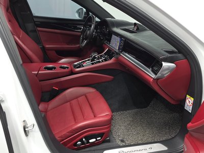 PORSCHE PANAMERA - 10