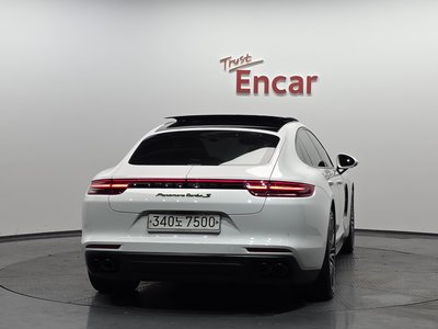 PORSCHE PANAMERA - 4